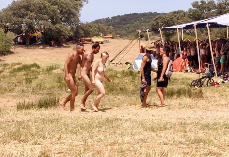 nip08-festival-walk-01