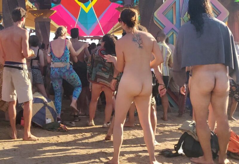 dc02-brunette-dancing-naked